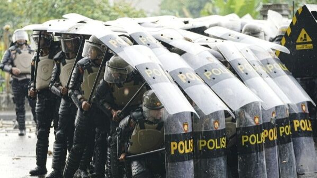 Indonesia's Security Agencies Face Off Over Corruption Raids as Tensions Rise