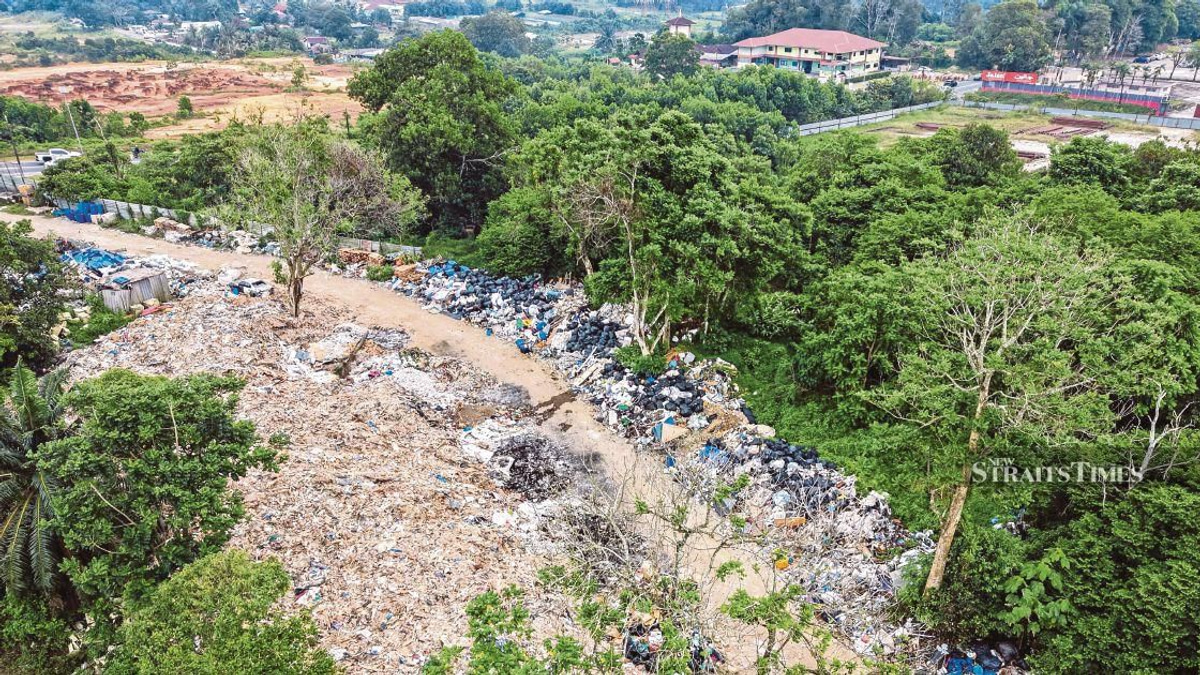 Johor forms task force to probe alleged Singapore construction waste dumping in Pontian