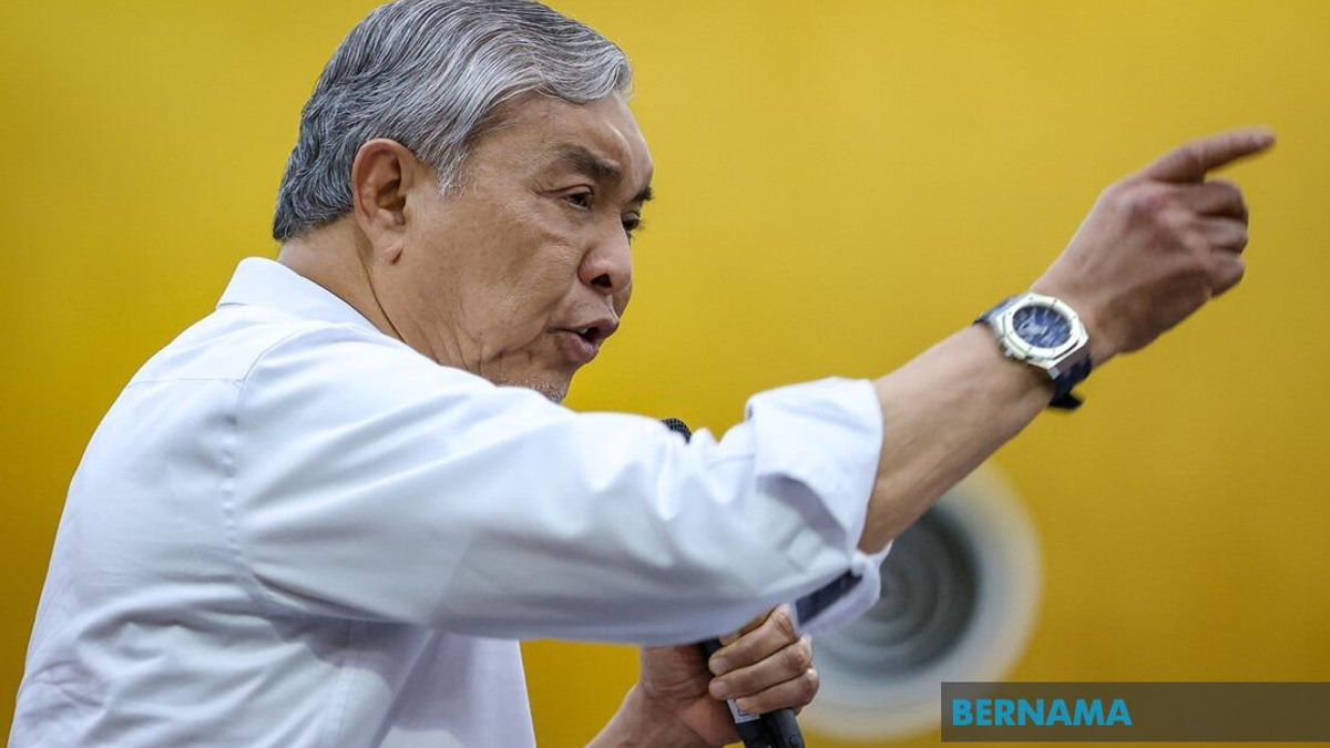 Ahmad Zahid Pushes for Political Education in University Student Councils