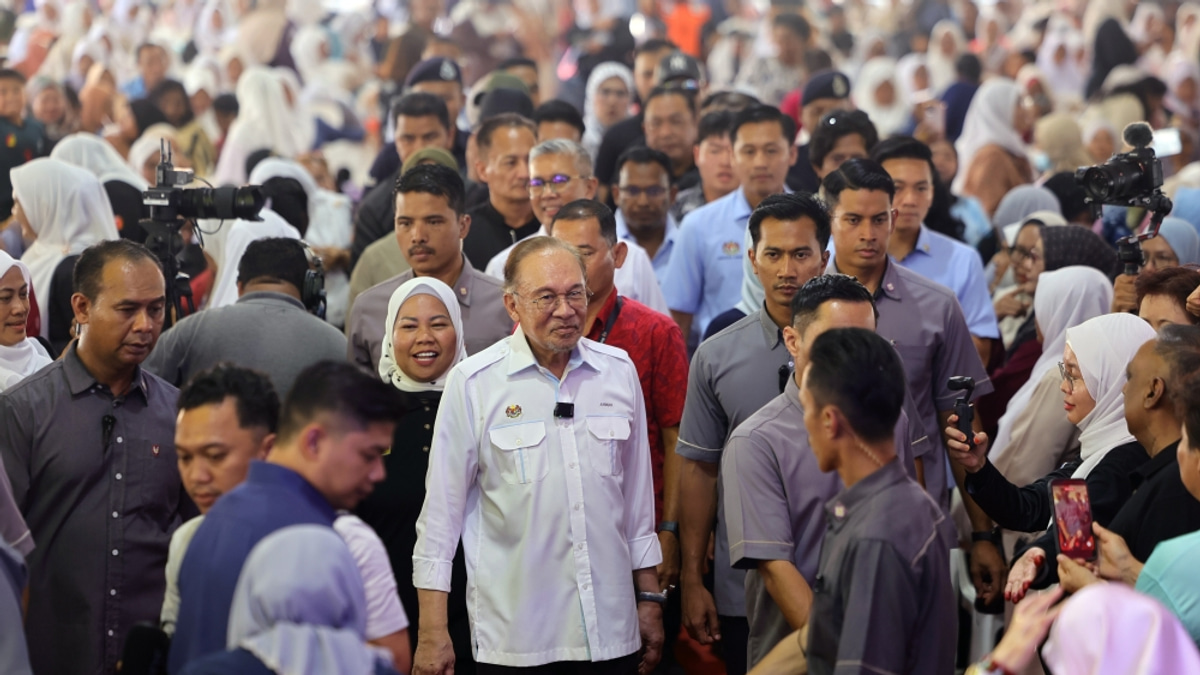 Anwar Questions Tabung Haji 13-Month Bonus in Scathing RCI Critique
