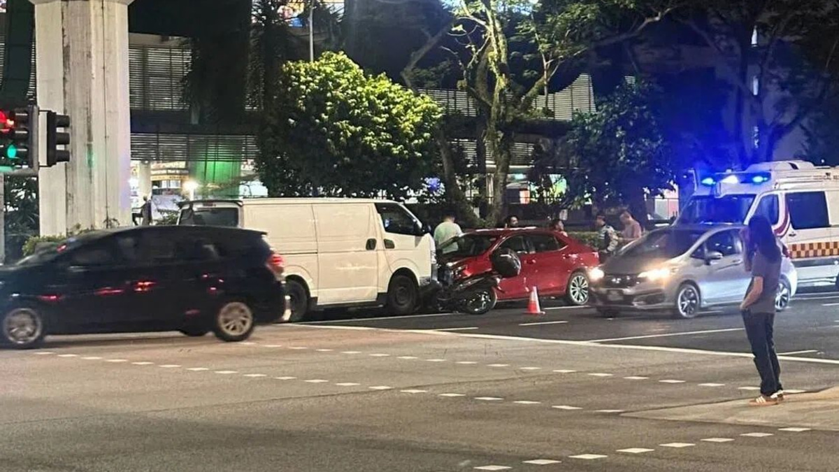 Van Driver Arrested After Multi-Vehicle Crash in Singapore; Drug-Related Vaping Devices Seized
