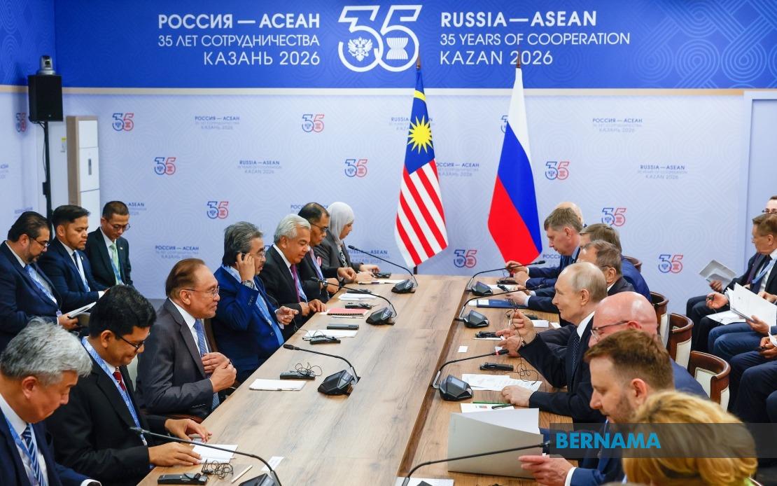 Anwar Praises Putin and Xi for Advocating Peace in Middle East Conflicts