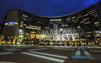 Malaysia's Federal Debt Set to Stay Below 65% of GDP Through 2026