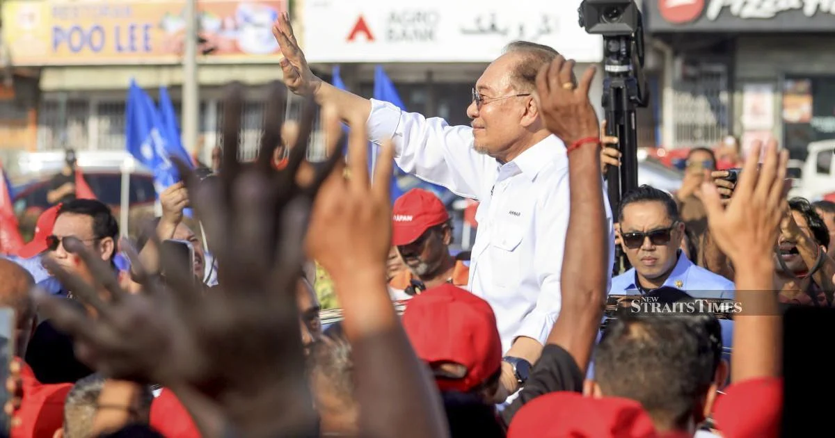 Anwar calls on Johor voters to back Pakatan Harapan's vision for the state