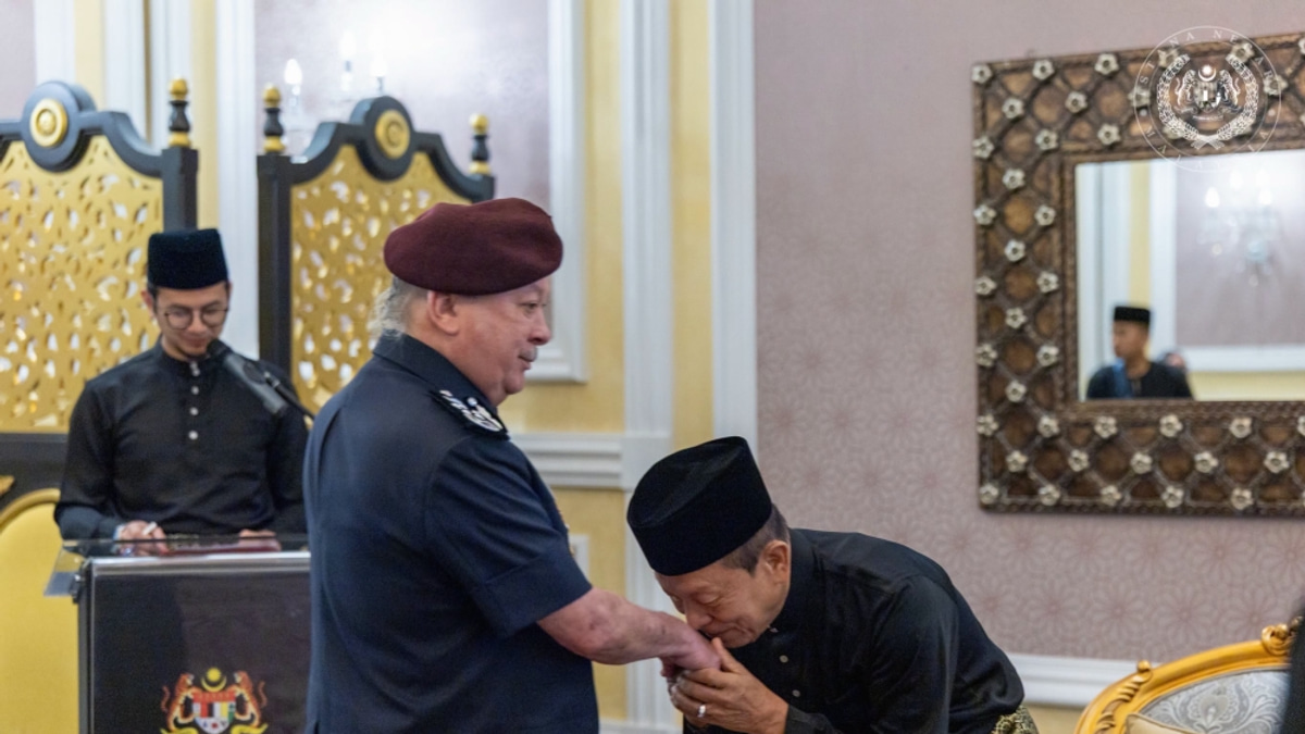 Yang di-Pertuan Agong Receives Update on MACC's Anti-Corruption Efforts