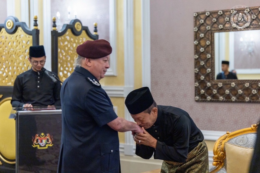 Yang di-Pertuan Agong Receives Update on MACC's Anti-Corruption Efforts