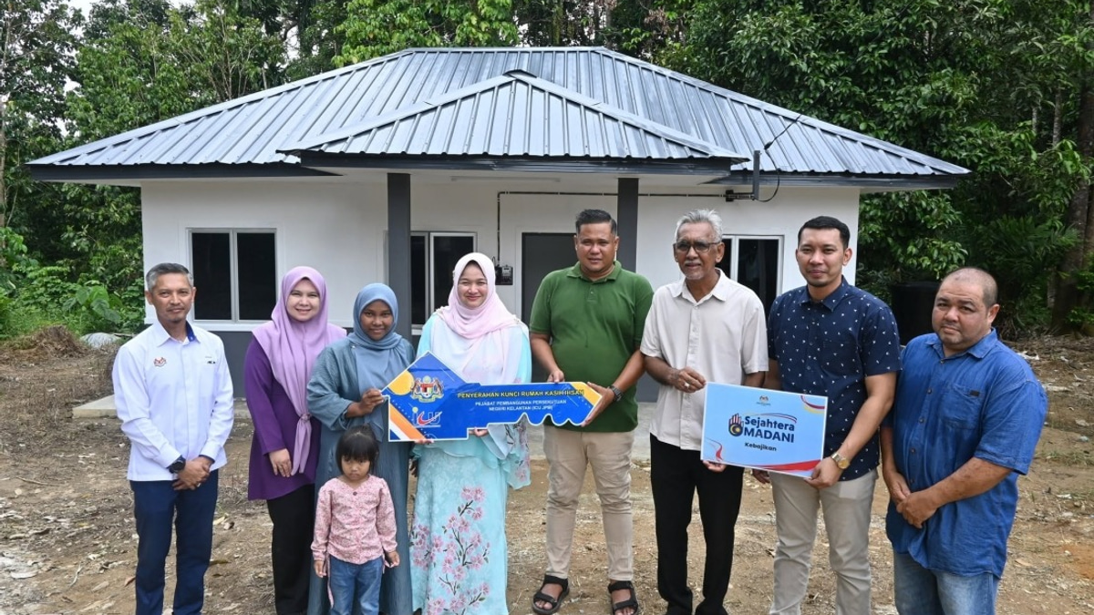 Government Delivers Rumah Kasih Ihsan Homes to Jeli Residents, Strengthening Housing Security