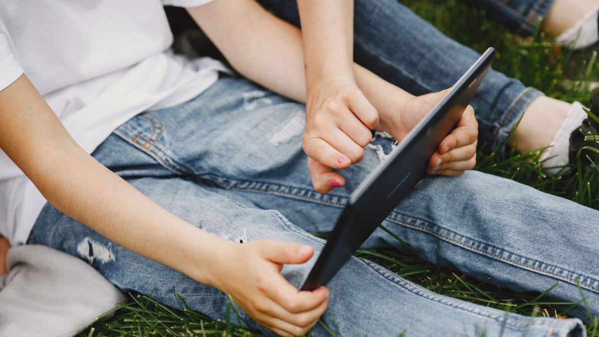 The Silicon Valley Paradox: Tech Titans Restrict Devices for Their Own Children