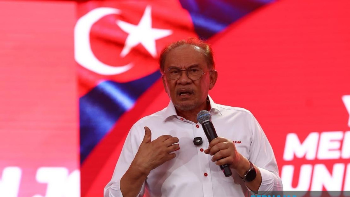 PM Anwar Rejects BMW Purchase Claims, Says Vehicle Is Government Asset