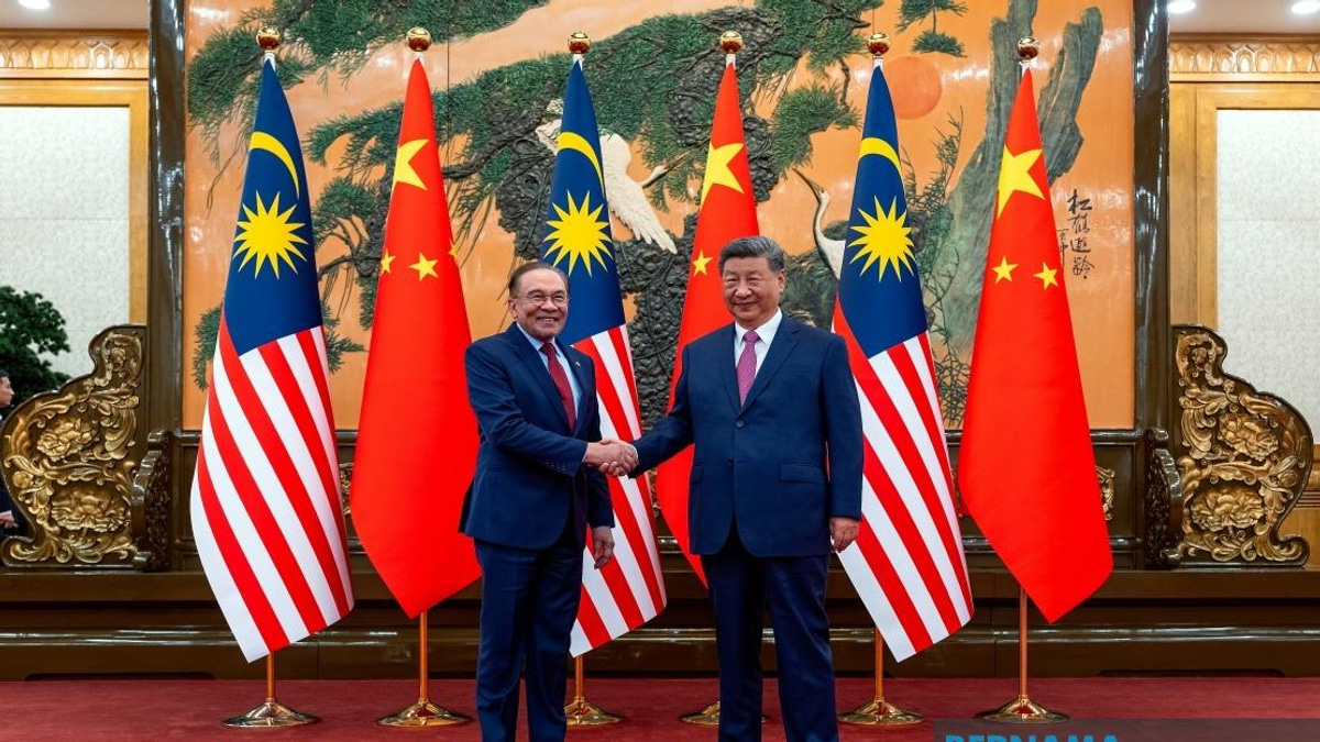 Anwar Extends Formal Greetings to Xi Jinping on Communist Party's 105th Anniversary