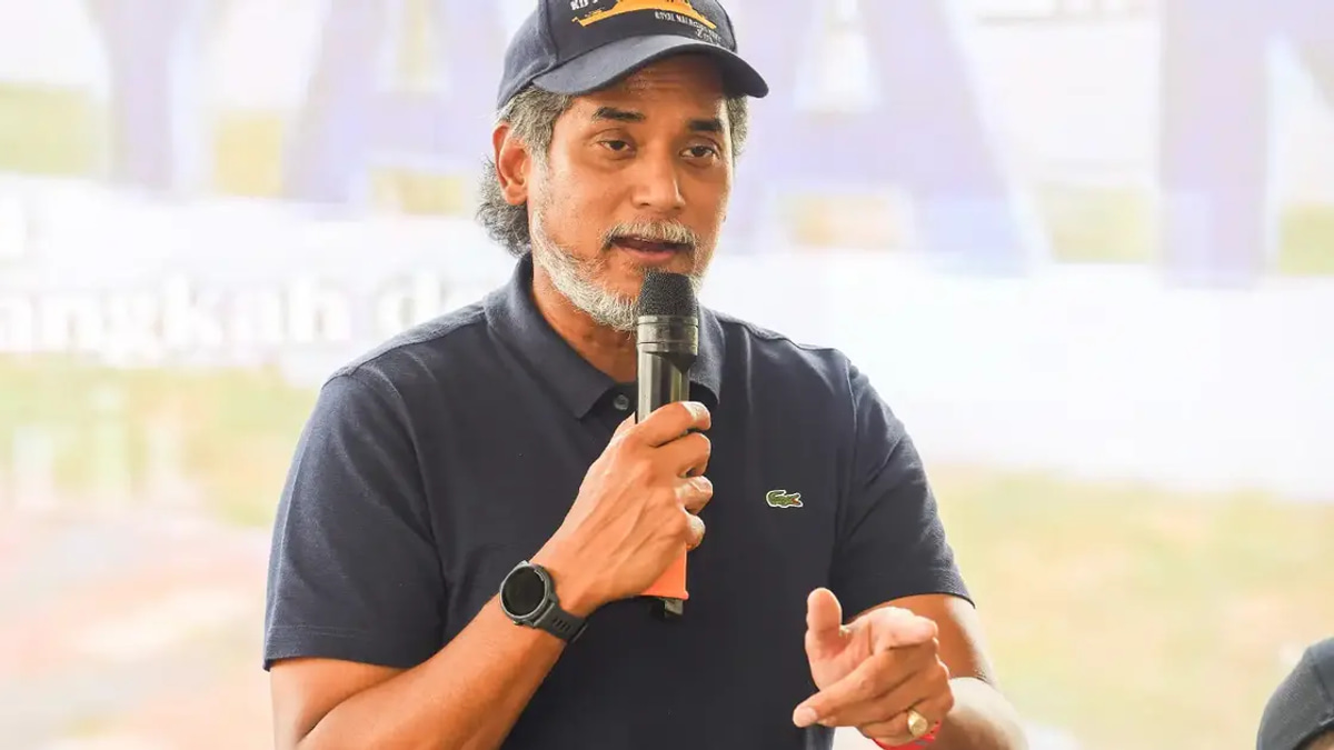 Khairy Accuses Pakatan Harapan of Copying BN's Policy Blueprint