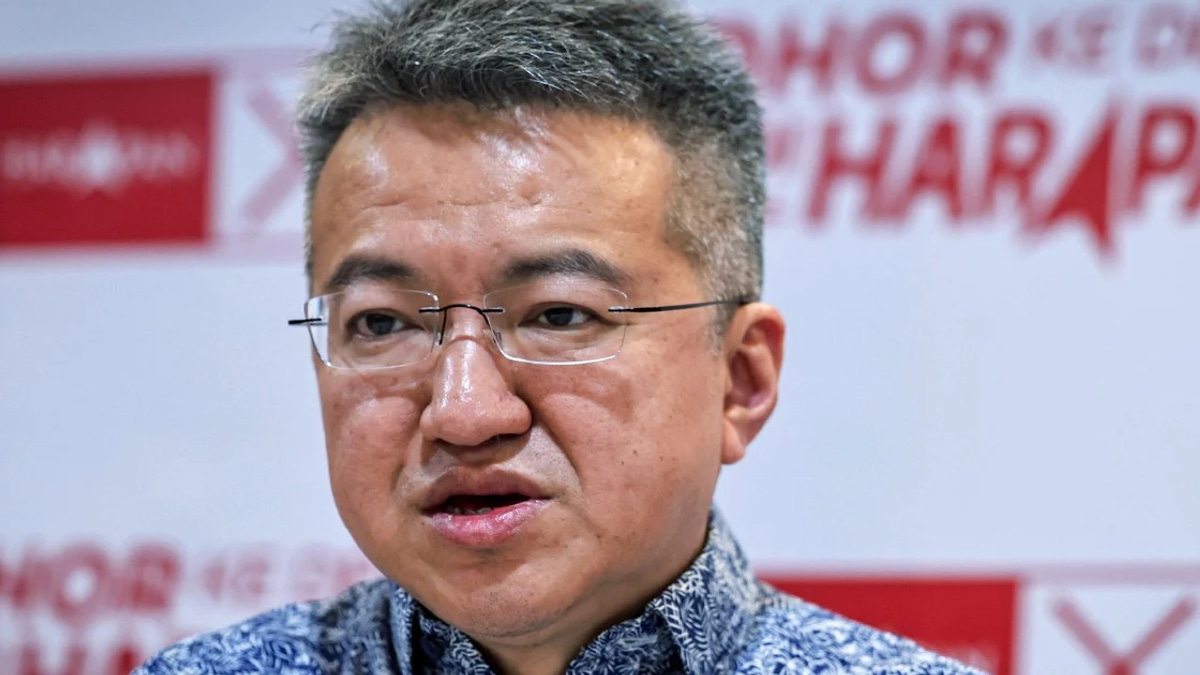 Malaysia Must Move Forward, Not Return to Najib Era, Urges Liew Chin Tong