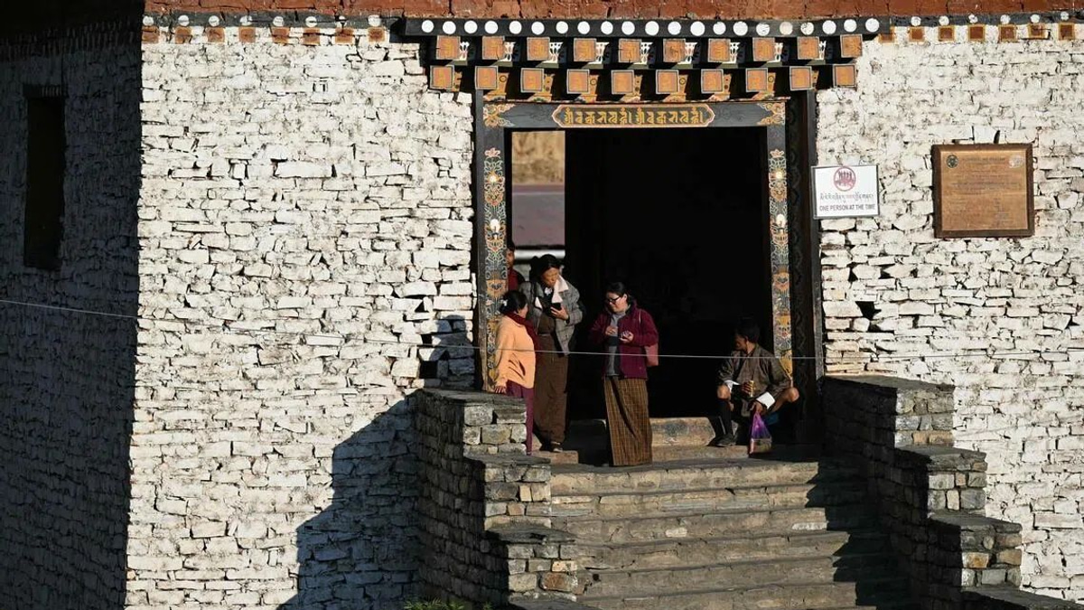 Bhutan Offers Cash Incentives to Reverse Plummeting Birth Rate