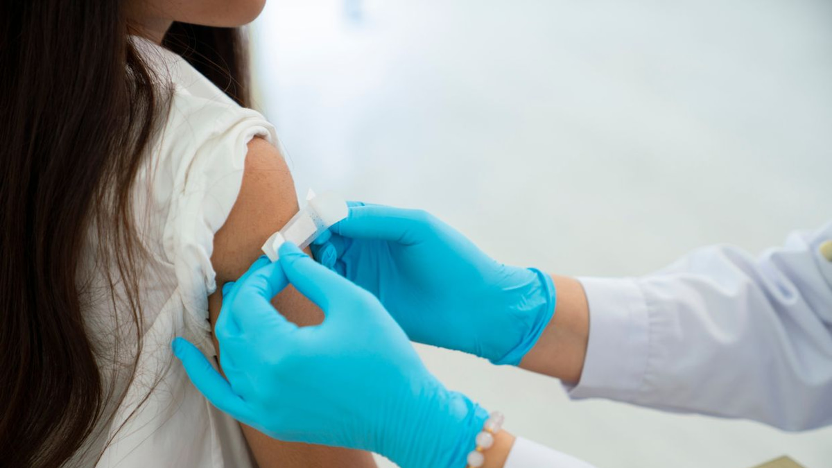 Hong Kong Defends Vaccination Programme as US Scales Back Immunisation Requirements