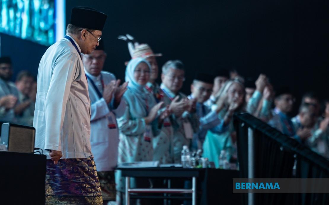 PM Anwar Rejects 'Sidelining' Claims, Points to Rising State Allocations Across Regions