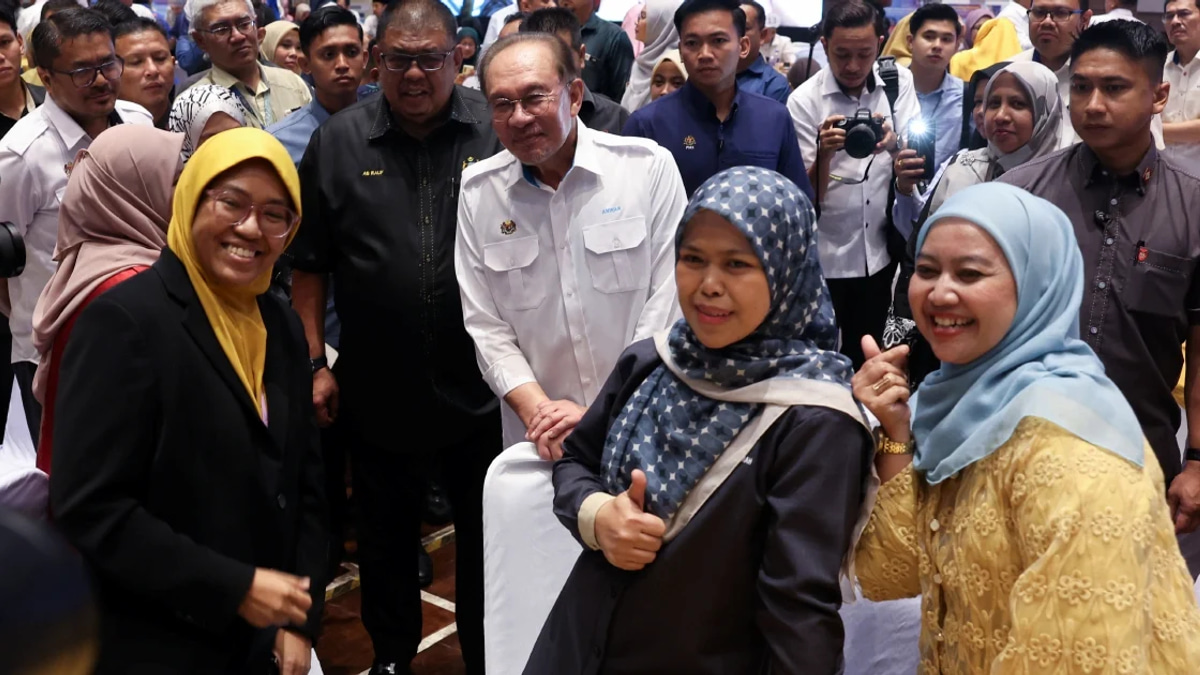 Malaysia surges to 15th in global competitiveness rankings as PM credits civil service reform