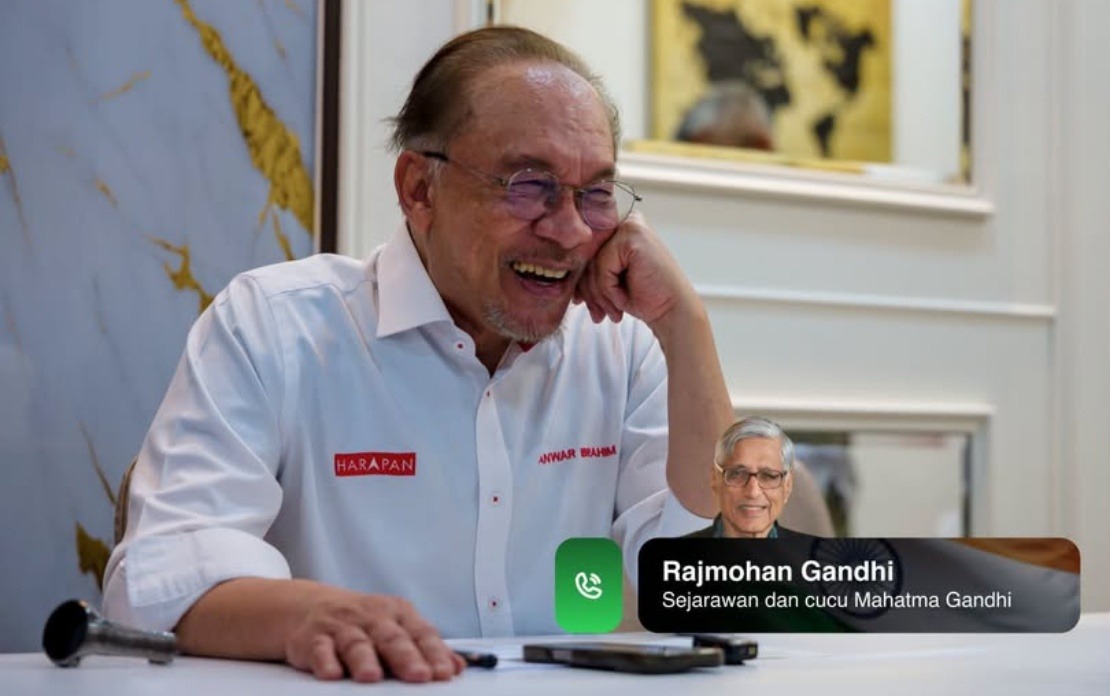 PM Anwar Invites Mahatma Gandhi's Grandson to Share Vision on Democracy and Leadership