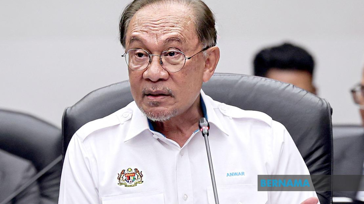 PM Anwar Extends Condolences After Form Four Student Dies at Seremban School