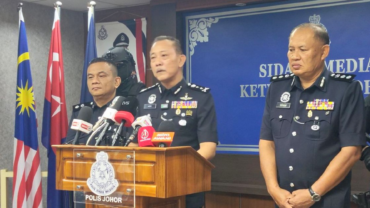 Five arrested over inverted Malaysian and Johor flags