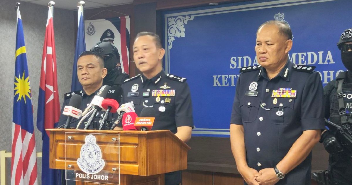 Five arrested over inverted Malaysian and Johor flags