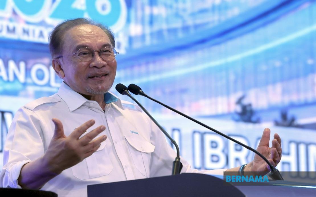PM Anwar Urges Veteran Entrepreneurs to Mentor New Bumiputera Businesses Rather Than Top-Down Approach