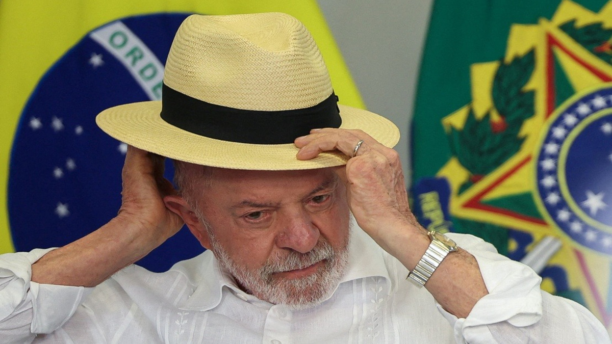 Lula Maintains Narrow Edge Over Bolsonaro's Son in Tight Brazilian Race