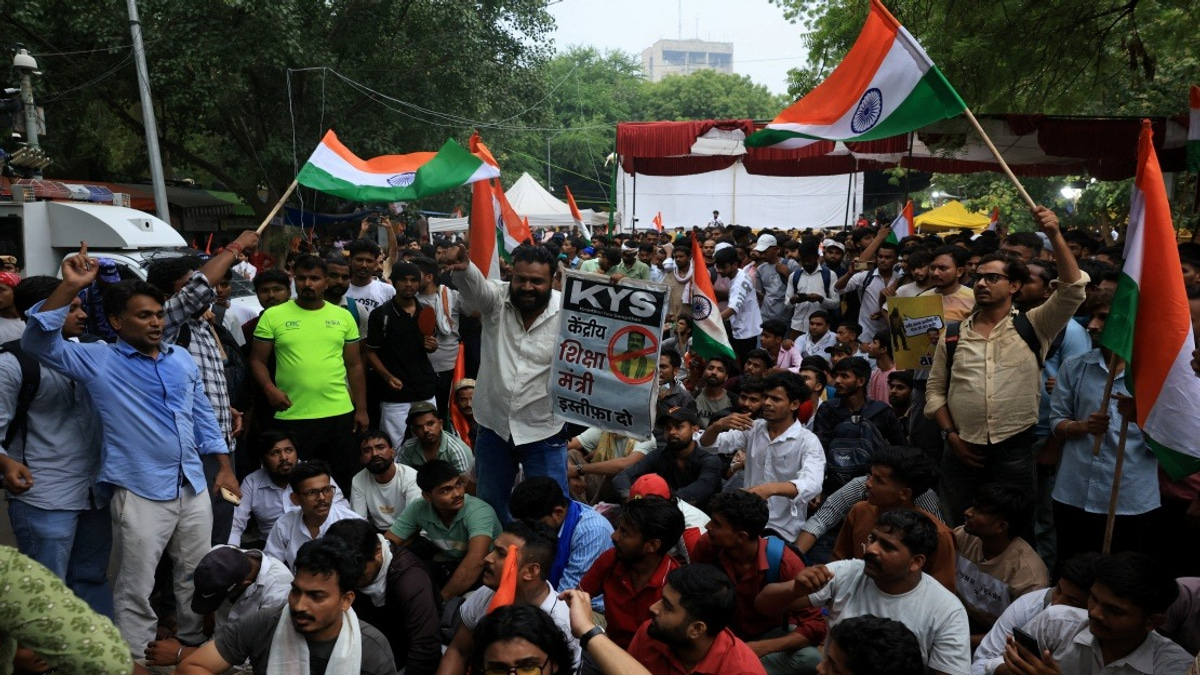 Massive Student-Led Protest Disrupts New Delhi as Demonstrators Demand Education Overhaul