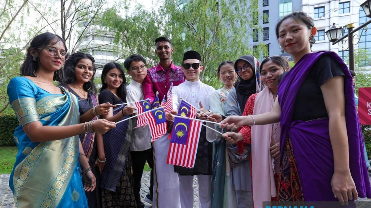 Lee Lam Thye Warns Against Divisive Political Rhetoric, Calls for Unity Defence