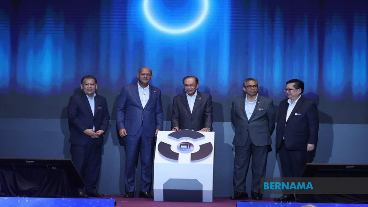 Government Launches Free AI Training Programme With Software Subscriptions For Young Malaysians