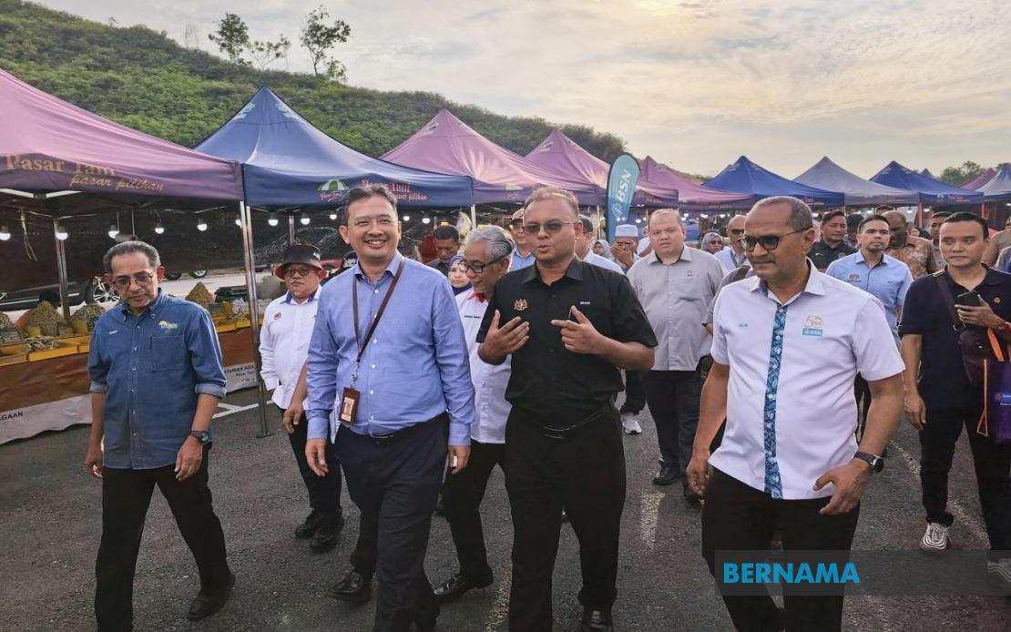 Government Ramps Up Campaign to Reach Small Traders With RM5 Billion Micro-Financing Scheme