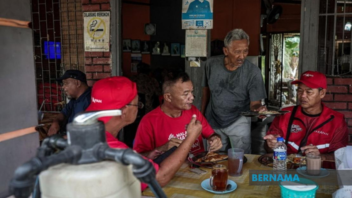 Johor Election Campaign Fuels Unexpected Boost for Traders and Hawkers