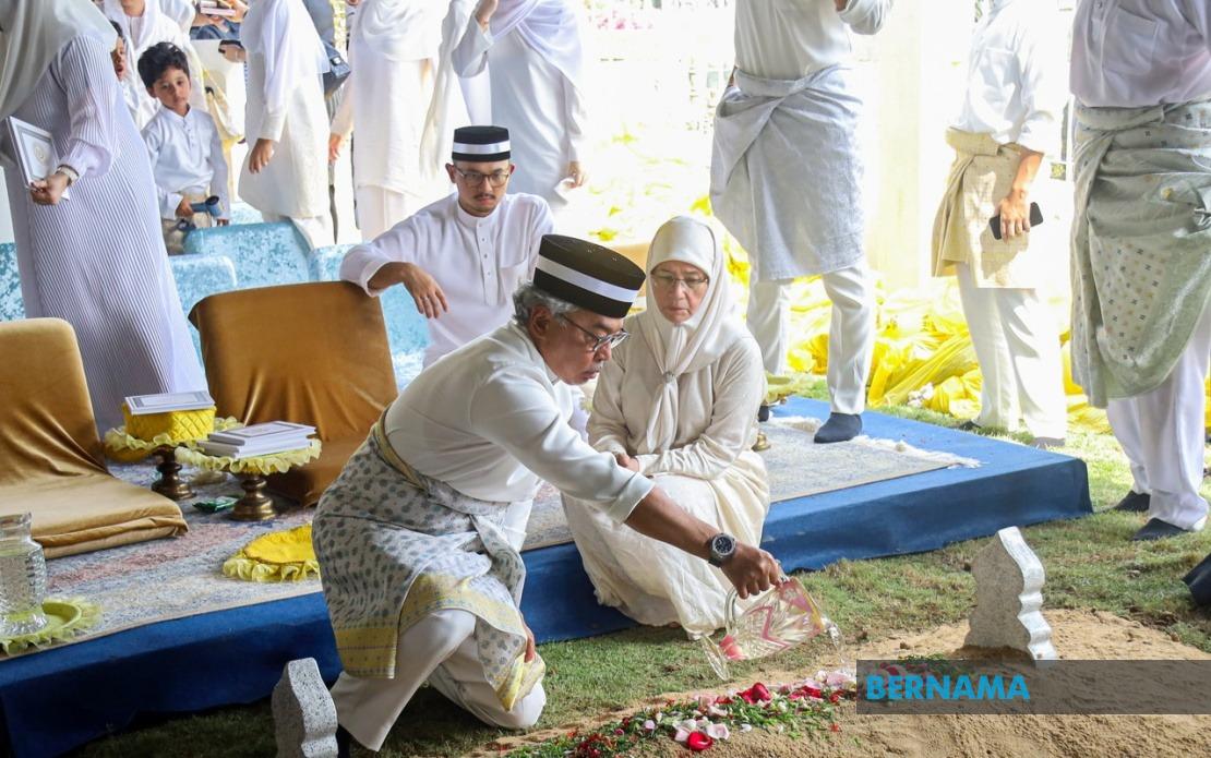 Tengku Puteri Seri Kemala, Sister of Pahang Sultan, Laid to Rest in Pekan
