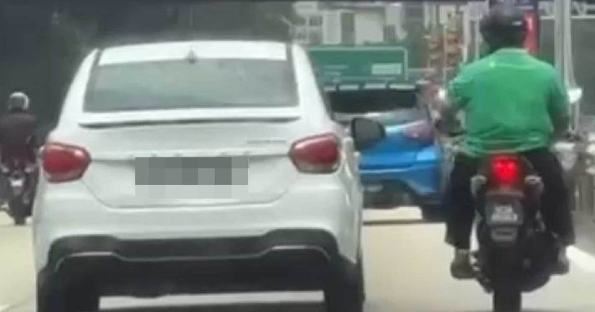 Man arrested after hurling stone at car during roadside altercation on KL-Seremban Expressway