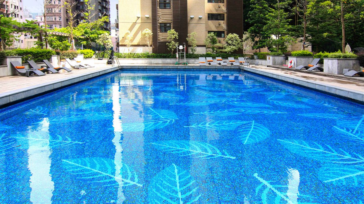 Hong Kong pool shut after lifeguard credential fraud discovered; enforcement crackdown intensifies