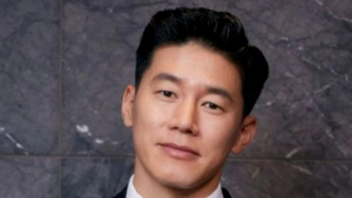 From Extreme Poverty to Stardom: How South Korean Actor Kim Mu Yeol Survived on RM500 Yearly
