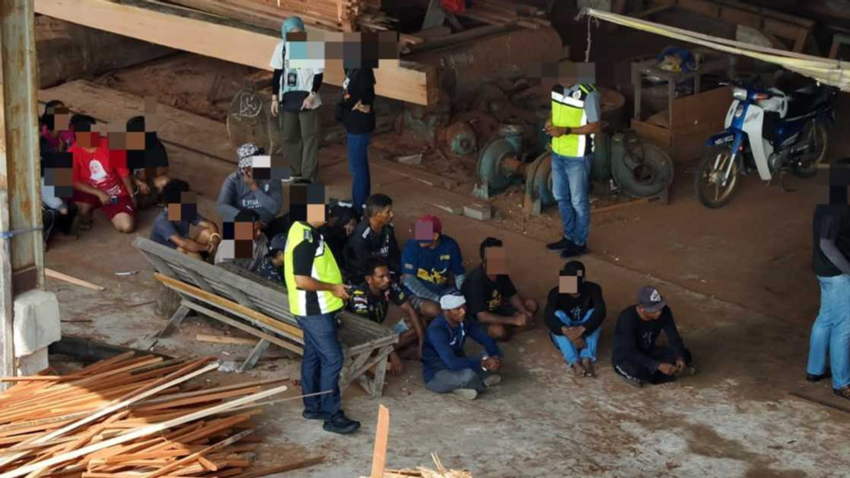 Immigration crackdown nets 62 foreigners in Selangor for pass violations