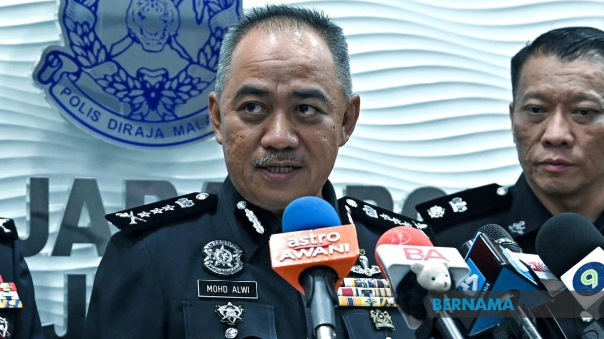 Teenager Hospitalised After Falling From Ipoh School Building