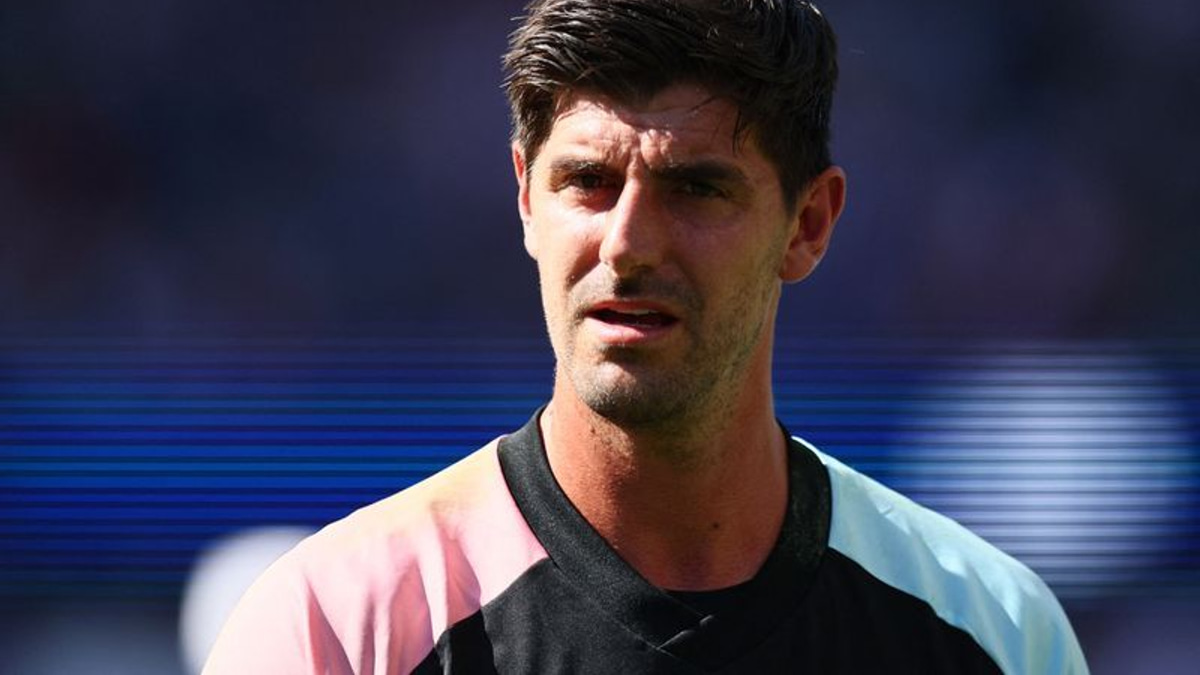 Courtois backs Van Bommel as Belgium's new coach, hints at conditional international future