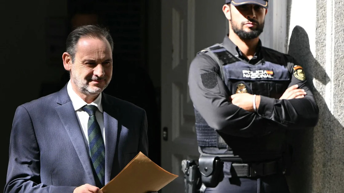 Spanish ex-transport minister Abalos jailed 24 years for corruption
