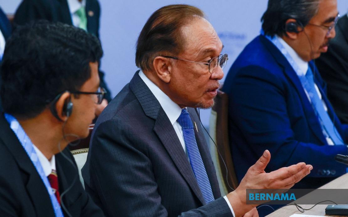 Anwar Praises Russia's Principled Stance on Gaza and Iran Crisis