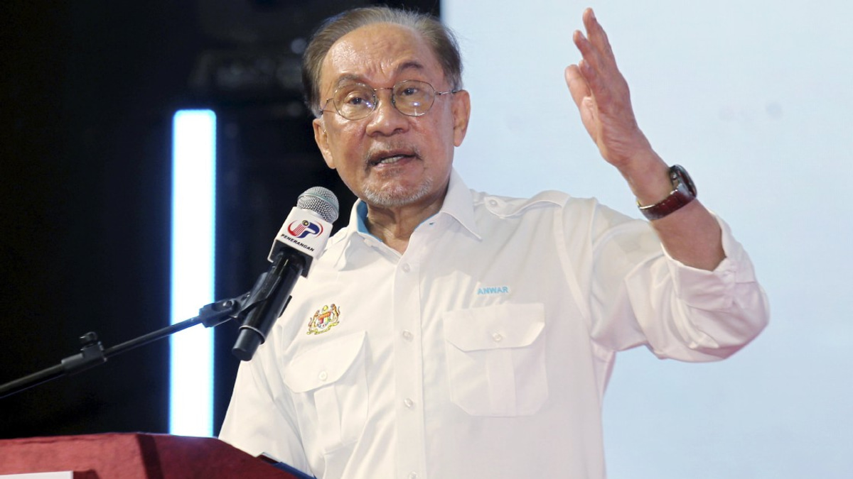 MACC Must Probe eFishery Deal Despite No Wrongdoing Signals, Anwar Insists