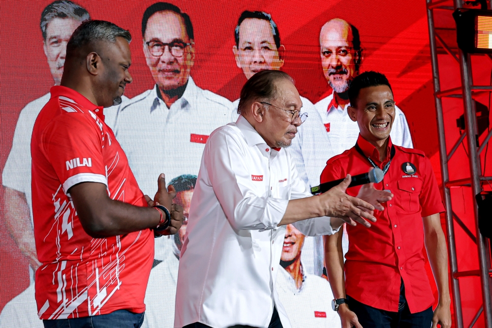 Anwar Reaffirms National Unity Message After Apologising for Remarks Upsetting Indian Community