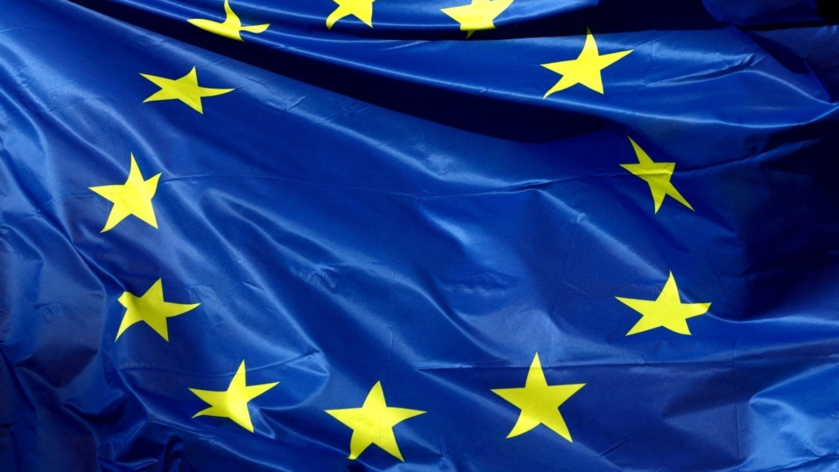 Trump Threatens EU Tariffs Over Tech Fines, Eyes Retaliatory Action