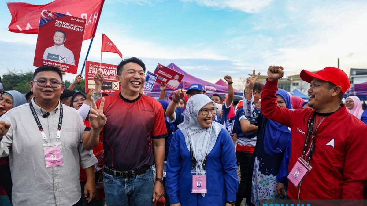 Johor Campaign Trail Shows Democratic Maturity as Rival Candidates Exchange Courtesies at Pontian Night Market