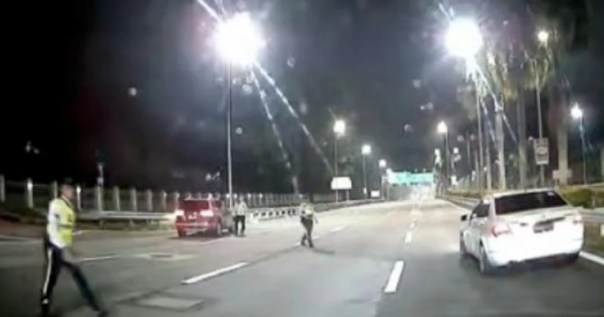 Young Driver Arrested After Crashing Through Police Checkpoint on Sprint Expressway