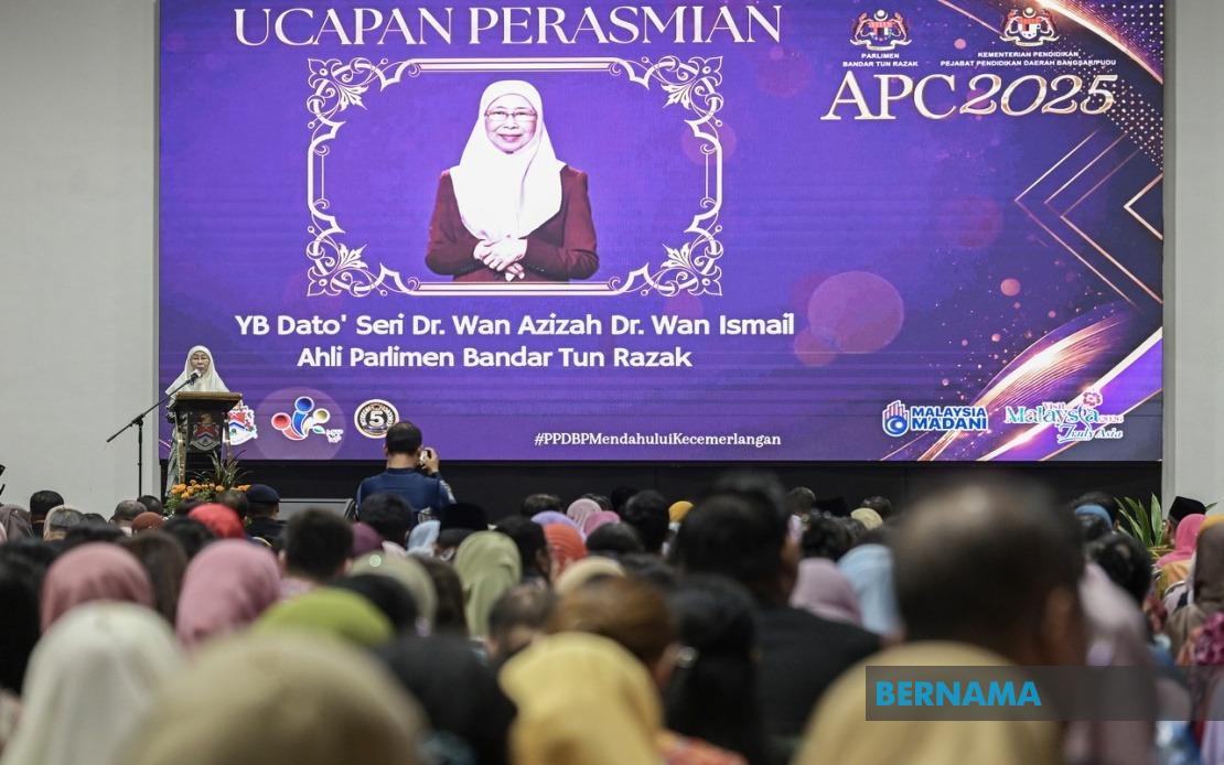 Nation's Progress Rooted in Developing Ethical, Knowledgeable Citizens, Says Dr Wan Azizah