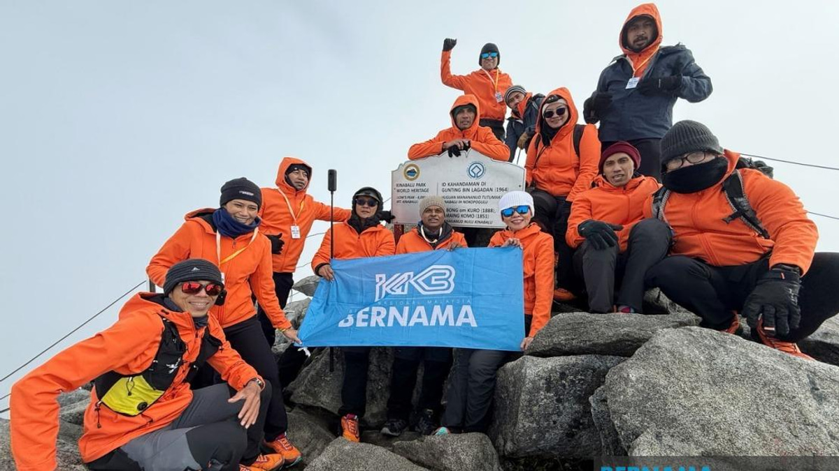 Bernama Journalists Summit Mount Kinabalu for HAWANA 2026, Pursuing Two National Records