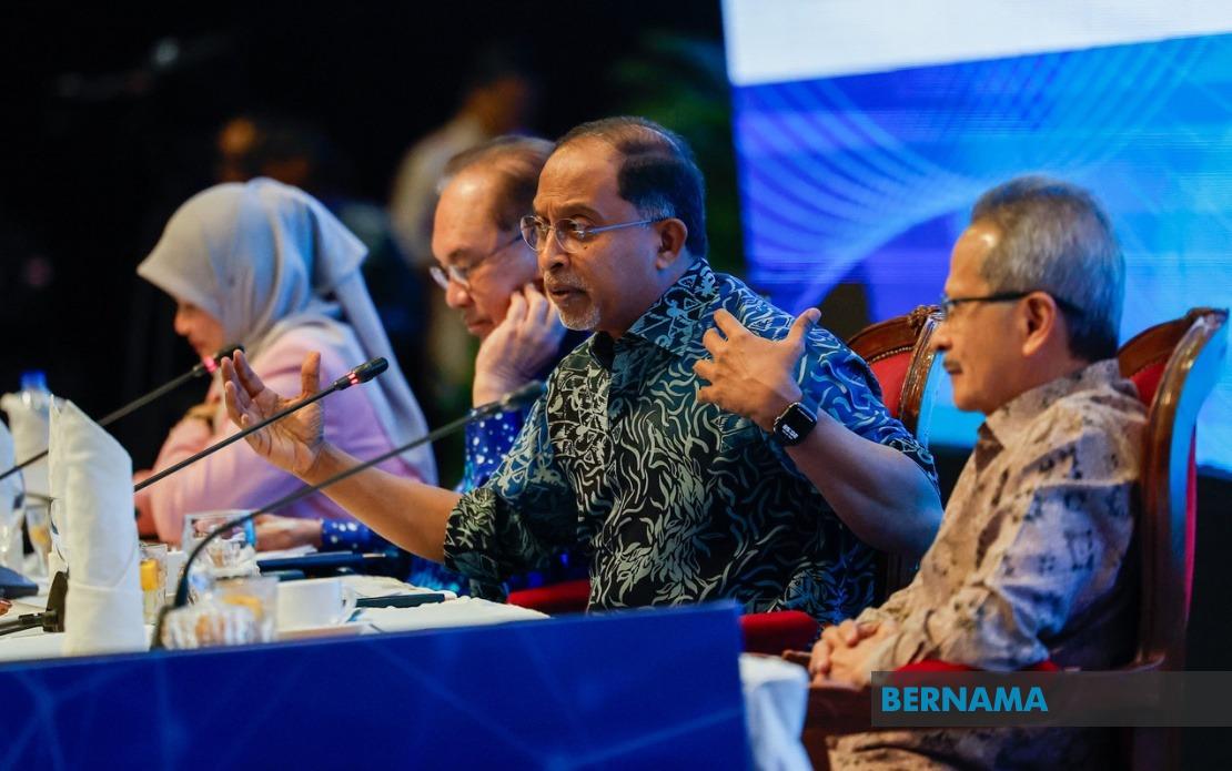 Malaysia's Higher Education System Needs AUKU Overhaul, Says Zambry