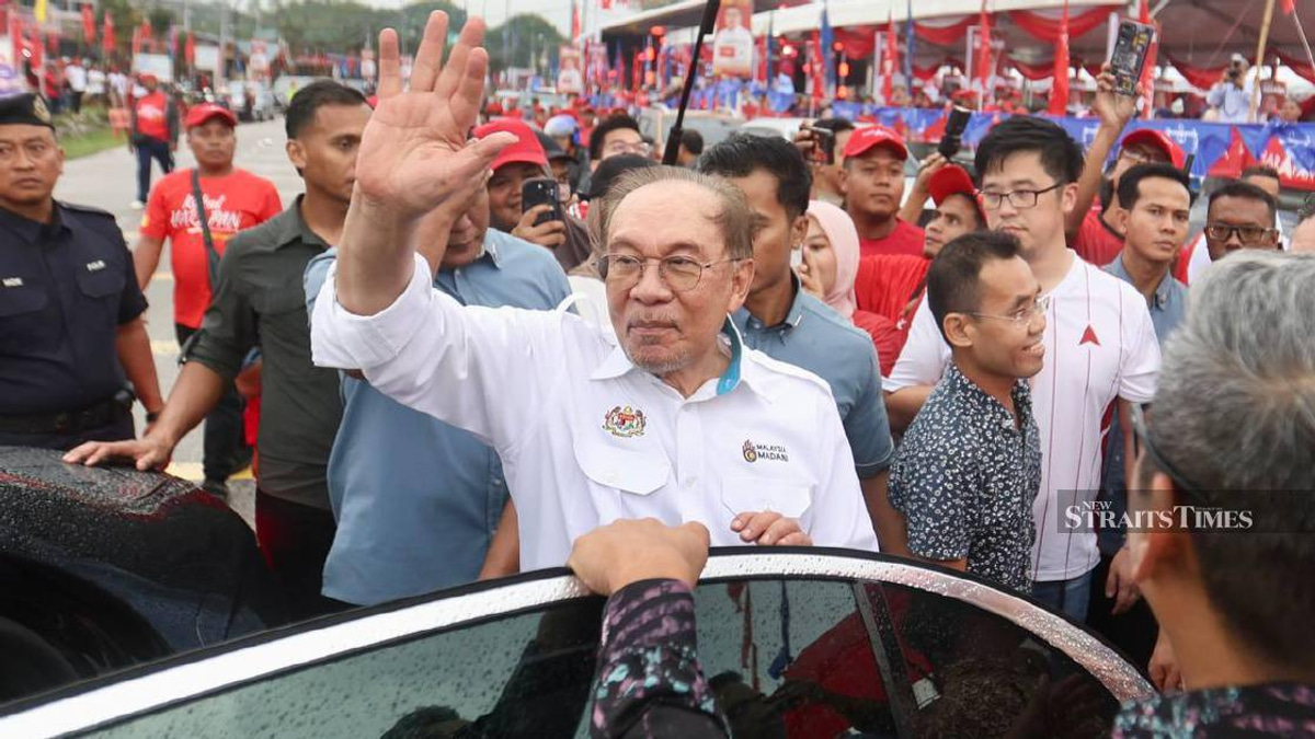 PM Anwar expresses dismay over intensifying attacks on DAP's Loke during Negri Sembilan campaign