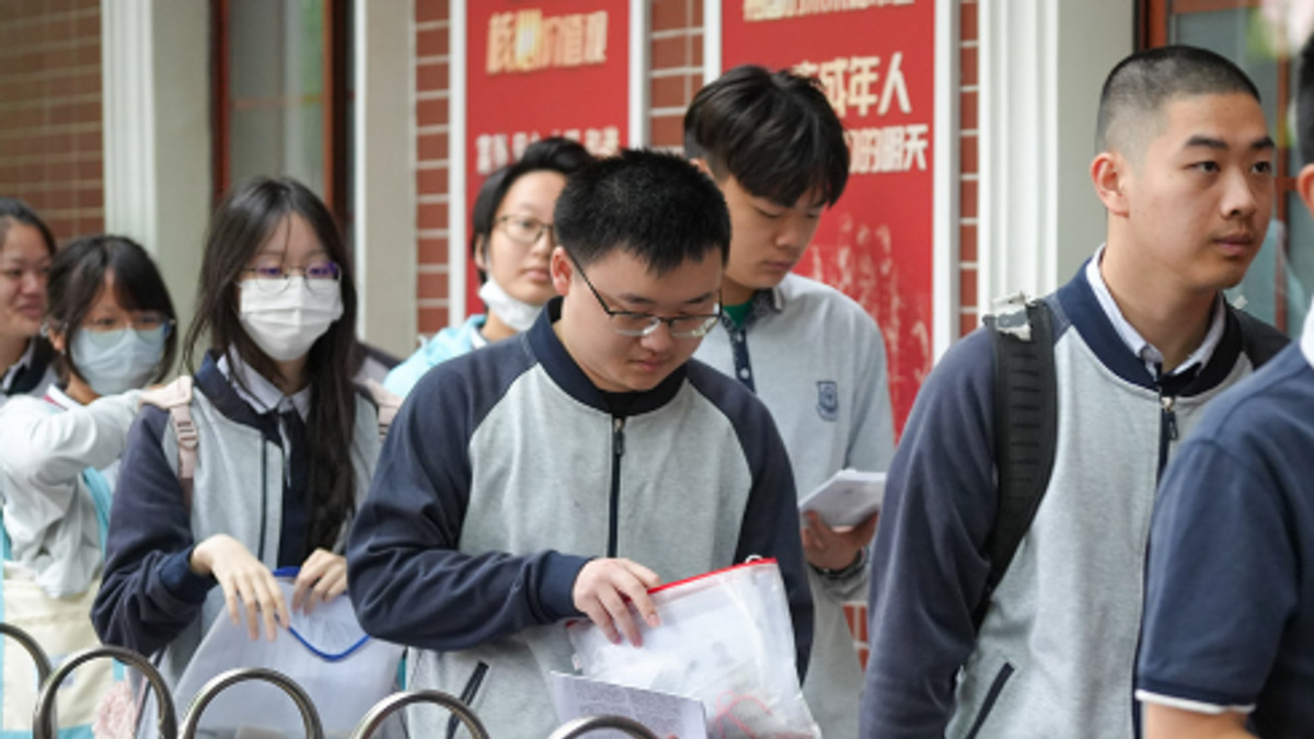 Chinese Universities Crack Down on Smart Wearables in Exam Halls Amid High-Tech Cheating Surge